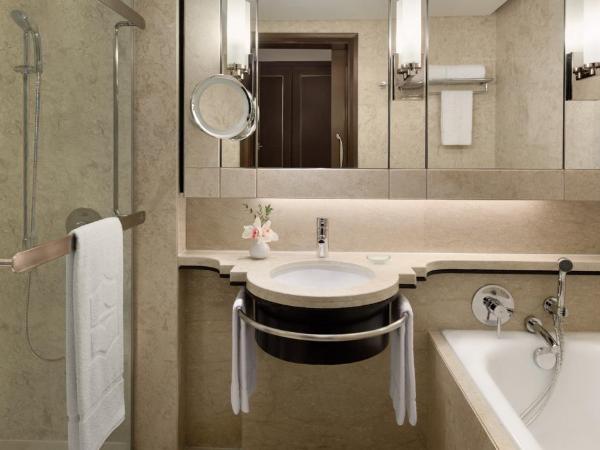 Shangri-La Kuala Lumpur : photo 1 de la chambre chambre lit king-size exécutive