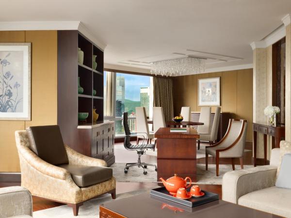 Futian Shangri-La, Shenzhen,Near to Shenzhen Convention&Exhibition Centre, Futian Railway Station : photo 1 de la chambre suite deluxe