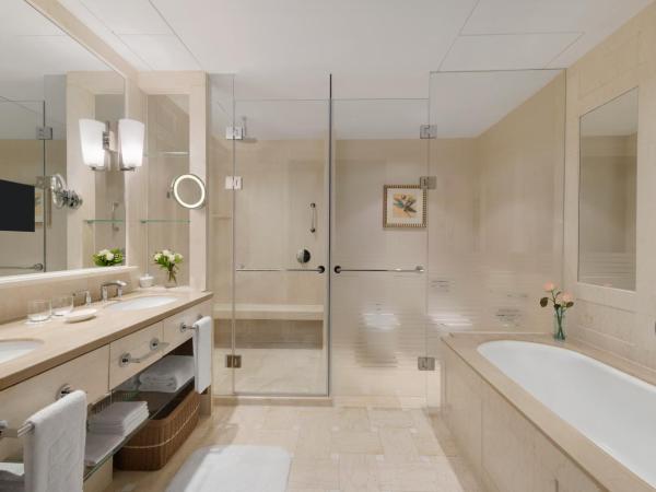 Futian Shangri-La, Shenzhen,Near to Shenzhen Convention&Exhibition Centre, Futian Railway Station : photo 2 de la chambre suite deluxe