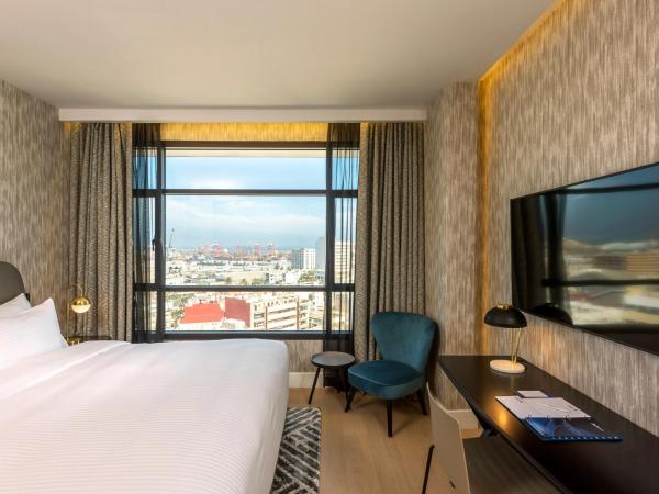 Radisson Blu Hotel Casablanca City Center : photo 1 de la chambre chambre supérieure skyline