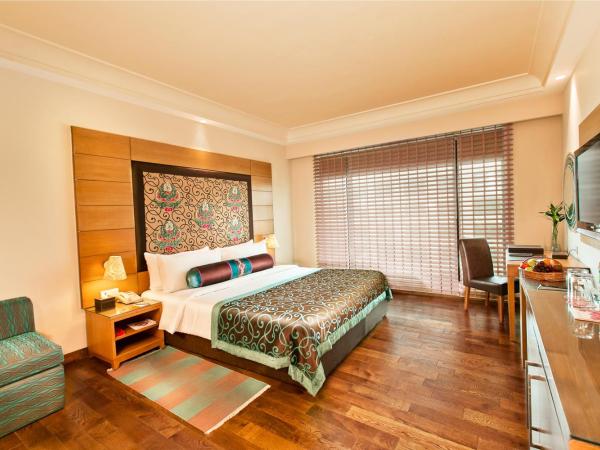 The Lalit Jaipur : photo 1 de la chambre chambre lit king-size de luxe - 10 % de réduction sur crédit nourriture et boissons, spa et blanchisserie
