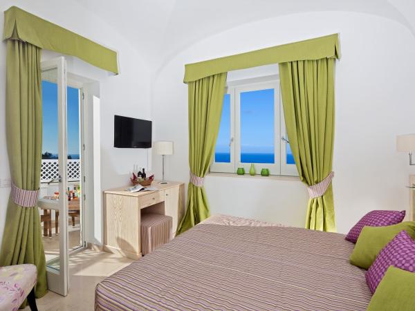 Capri Wine Hotel : photo 7 de la chambre chambre deluxe double ou lits jumeaux