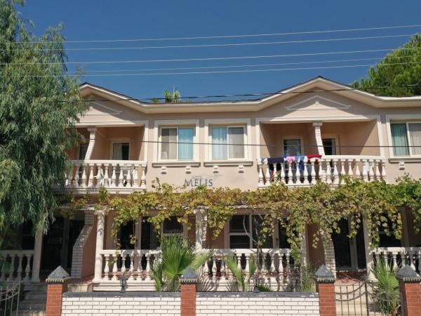Melis Hotel Kusadasi : photo 3 de la chambre chambre double - vue sur jardin - annexe