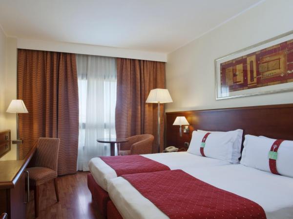 Holiday Inn Cagliari, an IHG Hotel : photo 5 de la chambre chambre standard