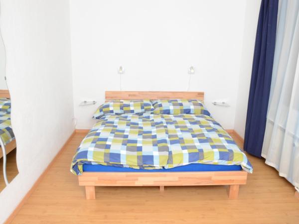 Guesthouse Casa Esperanza Basel : photo 8 de la chambre chambre double avec salle de bains commune