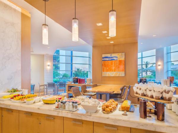 Hyatt Regency Waikiki Beach Resort & Spa : photo 8 de la chambre hébergement 2 lits queen-size avec accès au club - vue sur océan