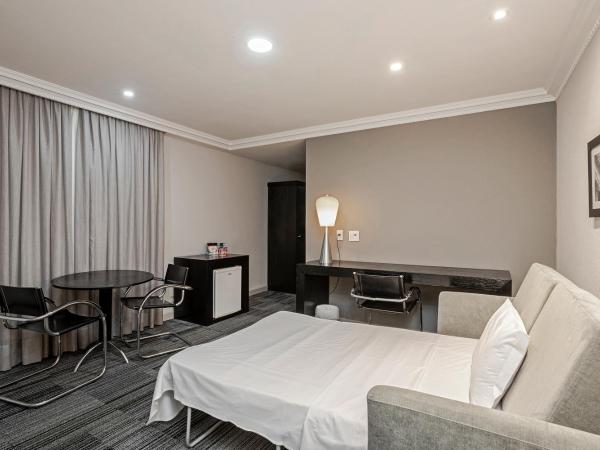 ROCKEFELLER by Slaviero Hotéis : photo 5 de la chambre suite double avec canapé-lit