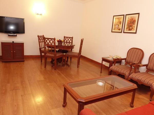 Hotel Abad Plaza : photo 3 de la chambre suite