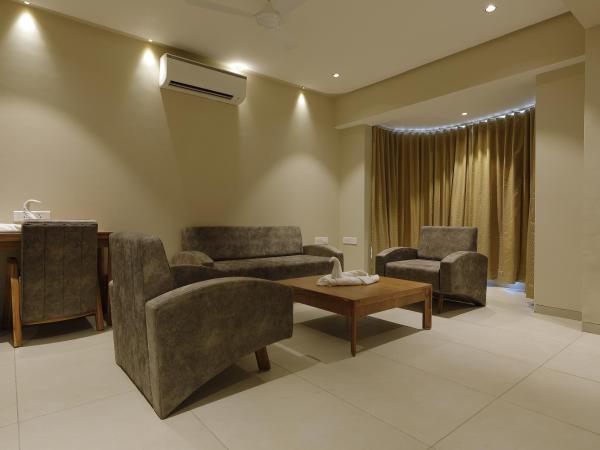 Artilla Inn : photo 7 de la chambre chambre lit king-size avec balcon