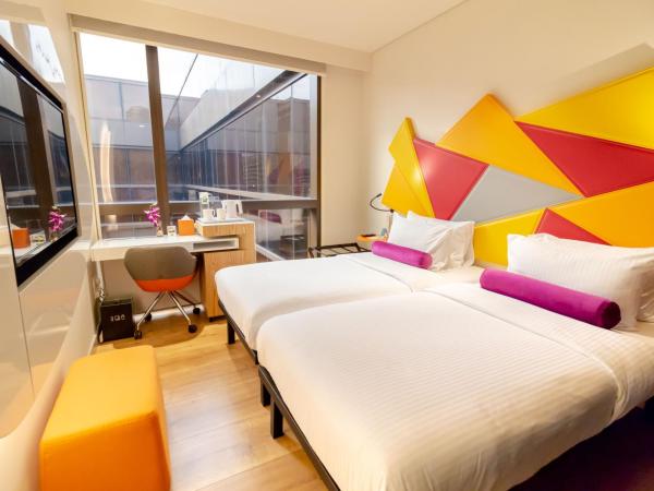 Ibis Styles Singapore On Macpherson : photo 4 de la chambre chambre lits jumeaux standard avec vue sur la piscine