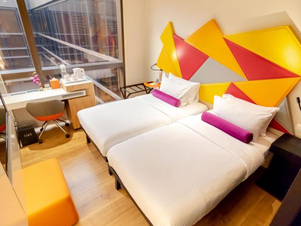 Ibis Styles Singapore On Macpherson : photo 5 de la chambre chambre lits jumeaux standard avec vue sur la piscine