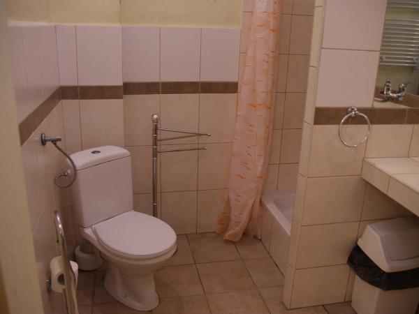 Zajazd Pod Kominkiem - Brzoza koło Torunia : photo 5 de la chambre chambre double ou lits jumeaux