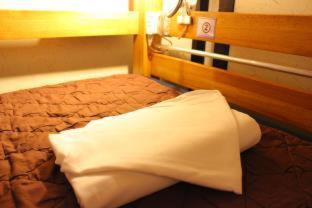 K's House Tokyo Oasis - Quality Hostel in Asakusa : photo 2 de la chambre dortoir mixte de 4 lits