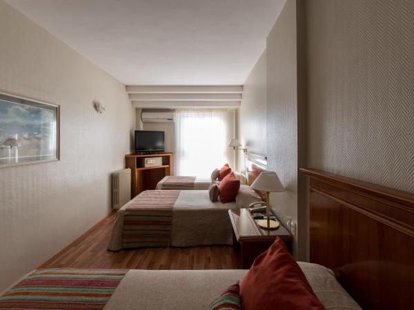 Hotel Solans Riviera : photo 3 de la chambre chambre triple exécutive