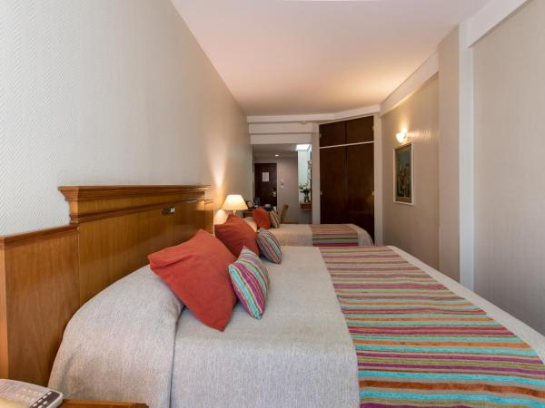 Hotel Solans Riviera : photo 4 de la chambre chambre triple standard