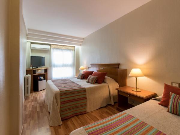 Hotel Solans Riviera : photo 5 de la chambre chambre triple standard