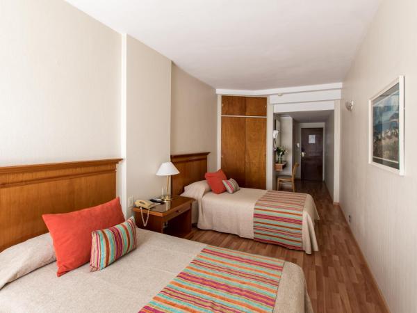 Hotel Solans Riviera : photo 1 de la chambre chambre lits jumeaux exécutive