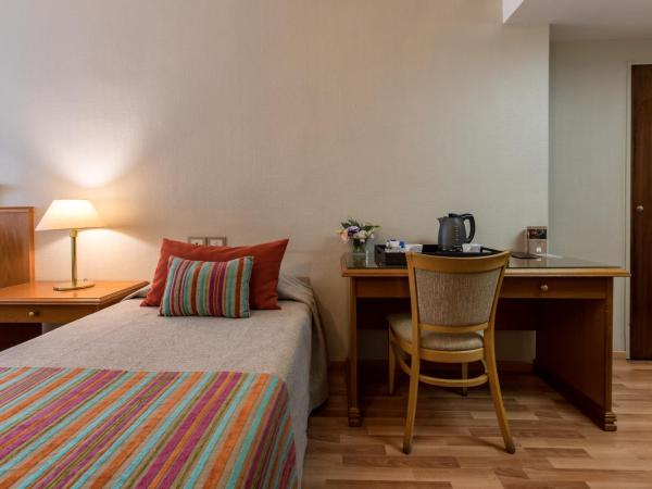 Hotel Solans Riviera : photo 6 de la chambre chambre triple standard