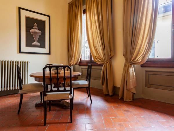 Palazzo Martellini Residenza d'epoca : photo 4 de la chambre suite