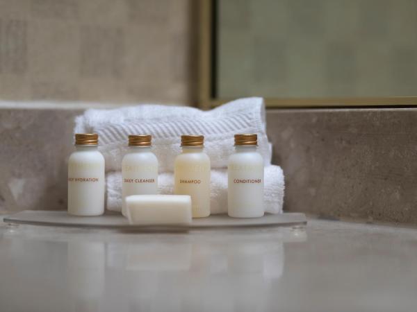 The Barrington Hotel : photo 5 de la chambre chambre lit queen-size - vue sur ville