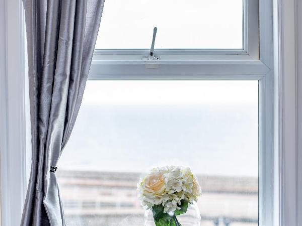 Trivelles Seaview Blackpool : photo 2 de la chambre chambre lits jumeaux standard - vue sur mer