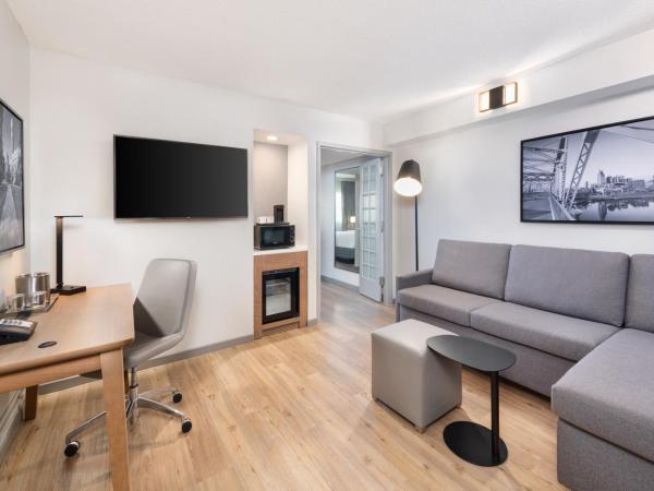 Radisson Hotel Nashville Airport : photo 3 de la chambre suite 1 chambre lit king-size - non-fumeurs