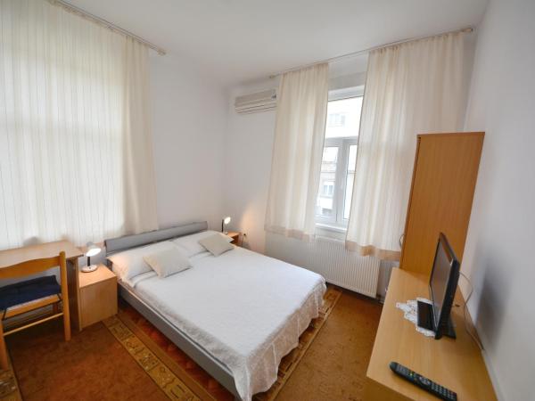 Guesthouse Sermageova : photo 1 de la chambre chambre double