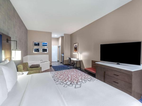 La Quinta by Wyndham Houston Channelview : photo 1 de la chambre chambre lit king-size deluxe - non-fumeurs
