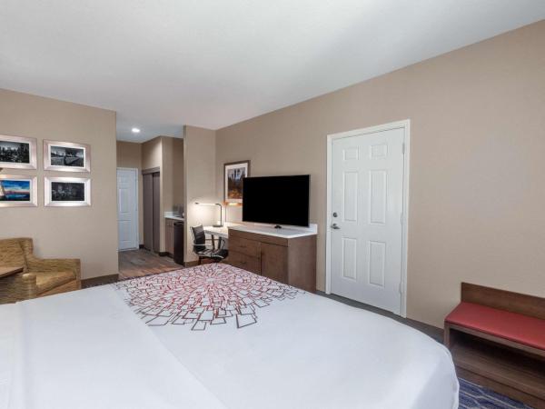 La Quinta by Wyndham Houston Channelview : photo 1 de la chambre chambre lit king-size standard