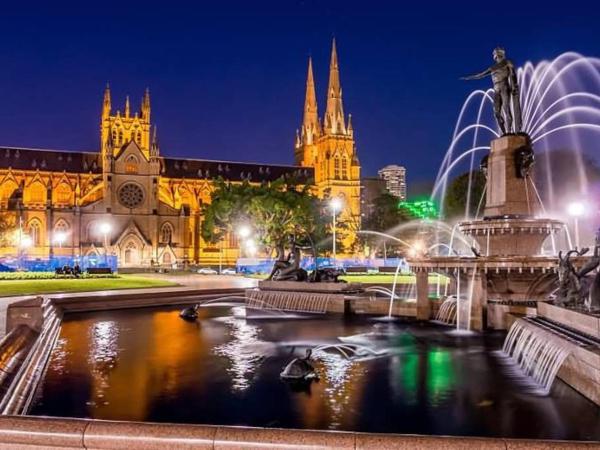 1 Private Double Bed In Sydney CBD Near Train UTS DarlingHar&ICC&C hinatown - ROOM ONLY : photo 4 de la chambre chambre double avec salle de bains commune