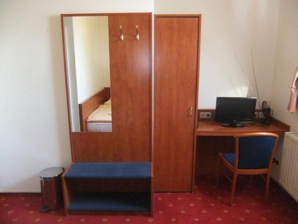 Hotel Adriatic : photo 4 de la chambre chambre triple