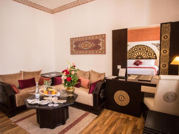 El Minzah Hotel : photo 2 de la chambre suite avec terrasse 