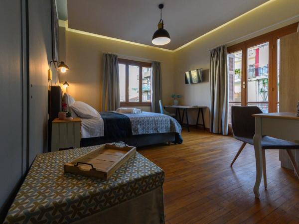 Central Rooms : photo 1 de la chambre chambre double ou lits jumeaux deluxe avec balcon