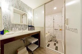 Hotel Universal Port : photo 3 de la chambre room #33484821