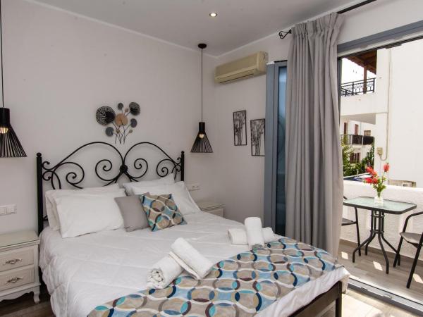 Naxos Enjoy Apartments : photo 8 de la chambre studio double deluxe