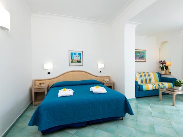 Hotel Floridiana Terme : photo 1 de la chambre chambre quadruple standard