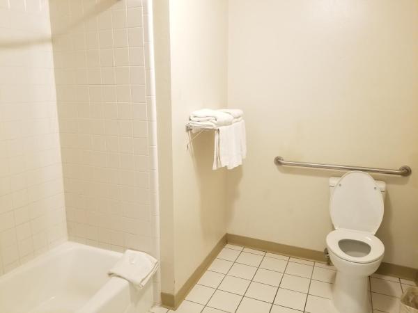 TravelStar Inn & Suites : photo 3 de la chambre chambre lit king-size - non-fumeurs