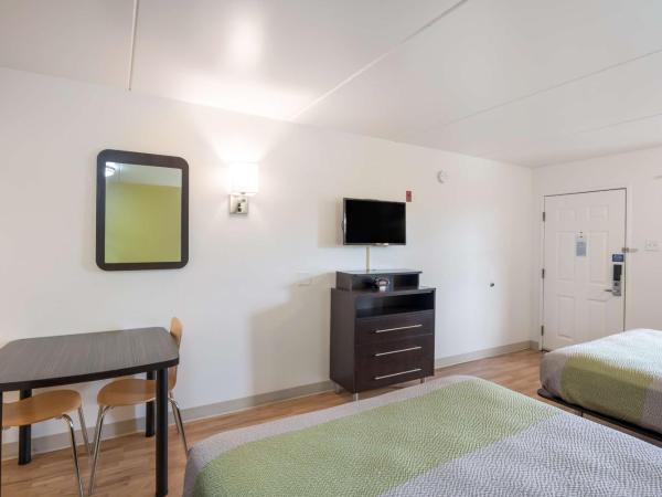 Studio 6 Colorado Springs, Colorado - Air Force Academy : photo 1 de la chambre chambre quadruple premium - non-fumeurs