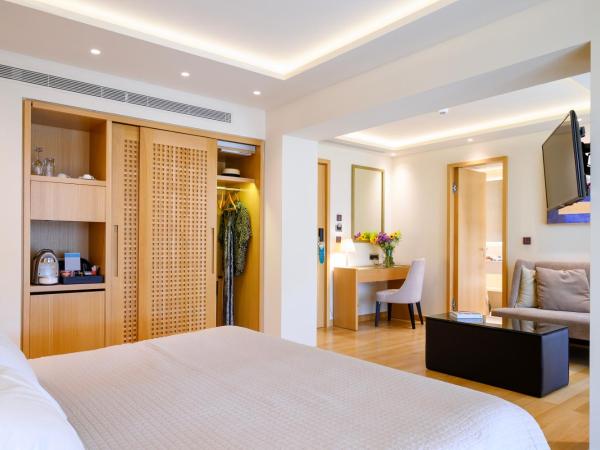 Somewhere Vouliagmeni : photo 2 de la chambre suite deluxe - vue partielle sur mer