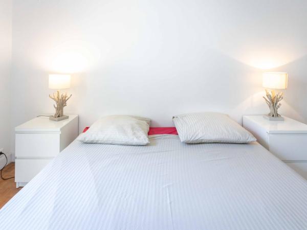 Paris City - Spacious 3 rooms flat for families - 3 minutes from metro station : photo 10 de la chambre appartement 2 chambres