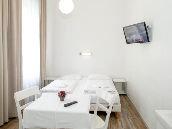 Self Check-in Time Out City Hotel Vienna : photo 4 de la chambre chambre double avec salle de bains commune