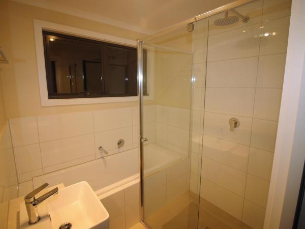 Silver House - Melbourne Airport Accommodation : photo 1 de la chambre chambre lit queen-size deluxe