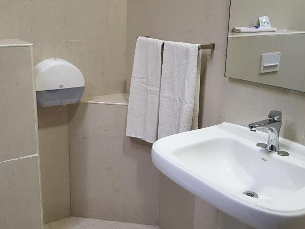 Hotel Dubrovnik : photo 5 de la chambre chambre lit king-size avec balcon