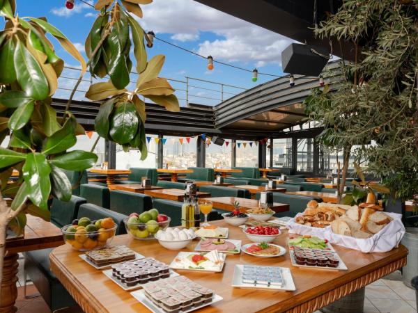 Sanat Hostel Taksim : photo 2 de la chambre chambre double avec salle de bains commune