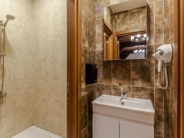 Sanat Hostel Taksim : photo 10 de la chambre lit dans dortoir pour femmes de 10 lits