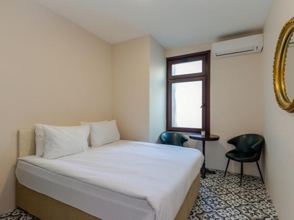Sanat Hostel Taksim : photo 4 de la chambre chambre double avec salle de bains commune