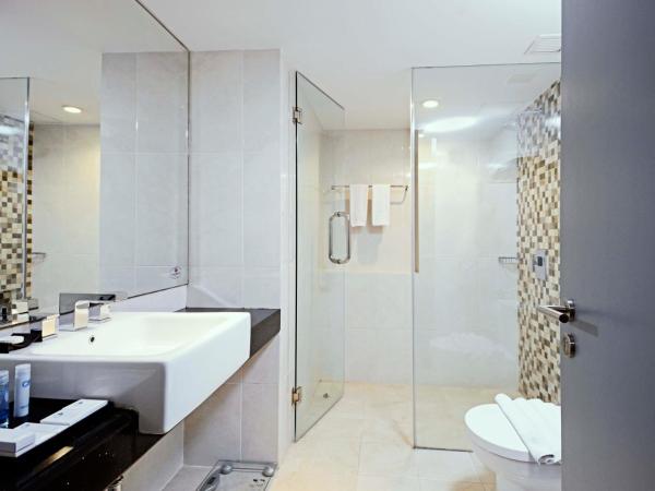 CROWN PRINCE Hotel Surabaya Managed by Midtown Indonesia : photo 2 de la chambre chambre charme