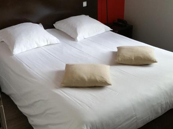 Hotel Canal Aigues Mortes : photo 3 de la chambre chambre familiale