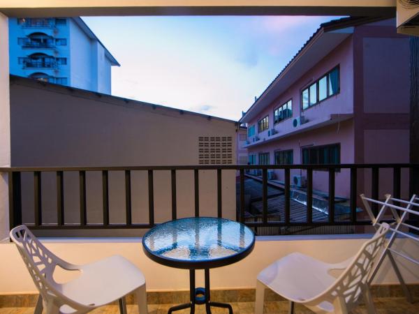 Nalanta Hotel Pattaya : photo 3 de la chambre chambre double standard - vue sur jardin