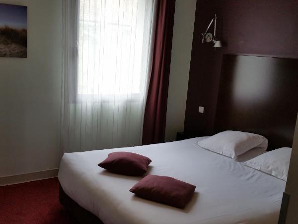 Hotel Canal Aigues Mortes : photo 2 de la chambre chambre triple « suez »